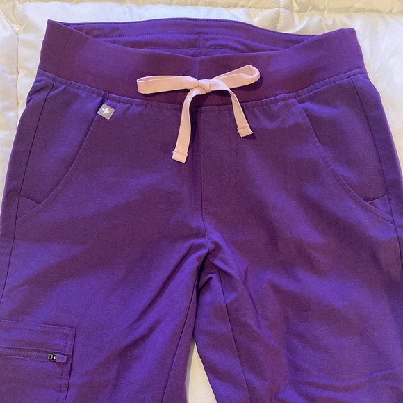 Figs Zamora jogger XXS petite in ultraviolet. New without tags. - Picture 2 of 3